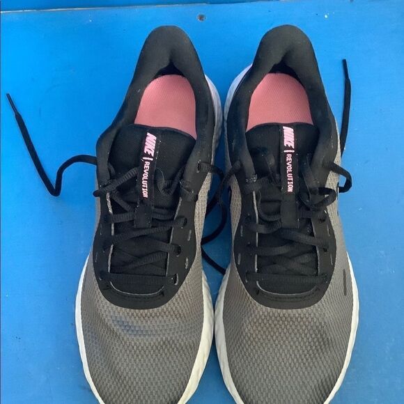 Nike Revolution 5 Running Shoes Women's US 10 - Picture 10 of 14